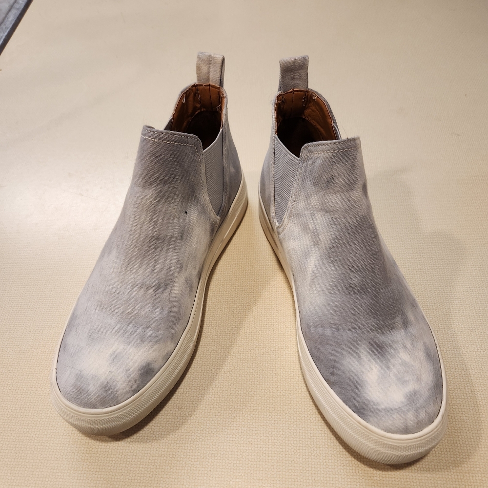 Stylish Gray Slip-On Sneakers